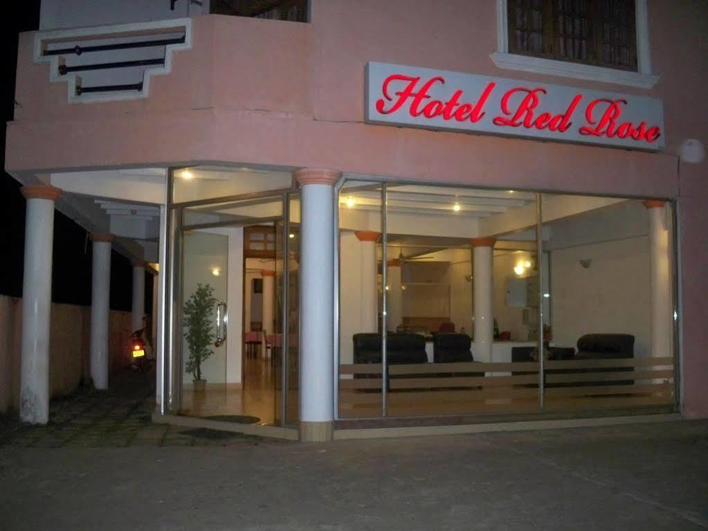 Hotel Red Rose Negombo Exterior photo